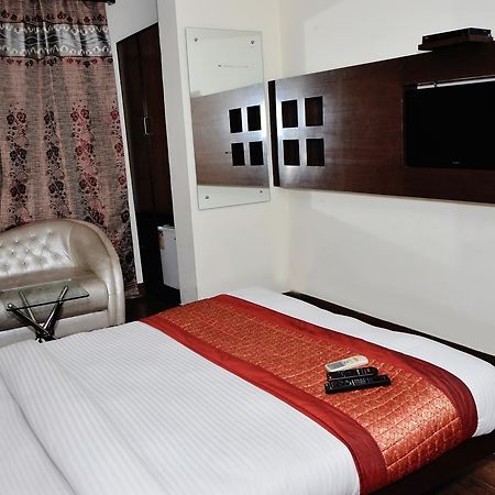 Oyo 18753 Hotel Glance Inn 新德里 外观 照片