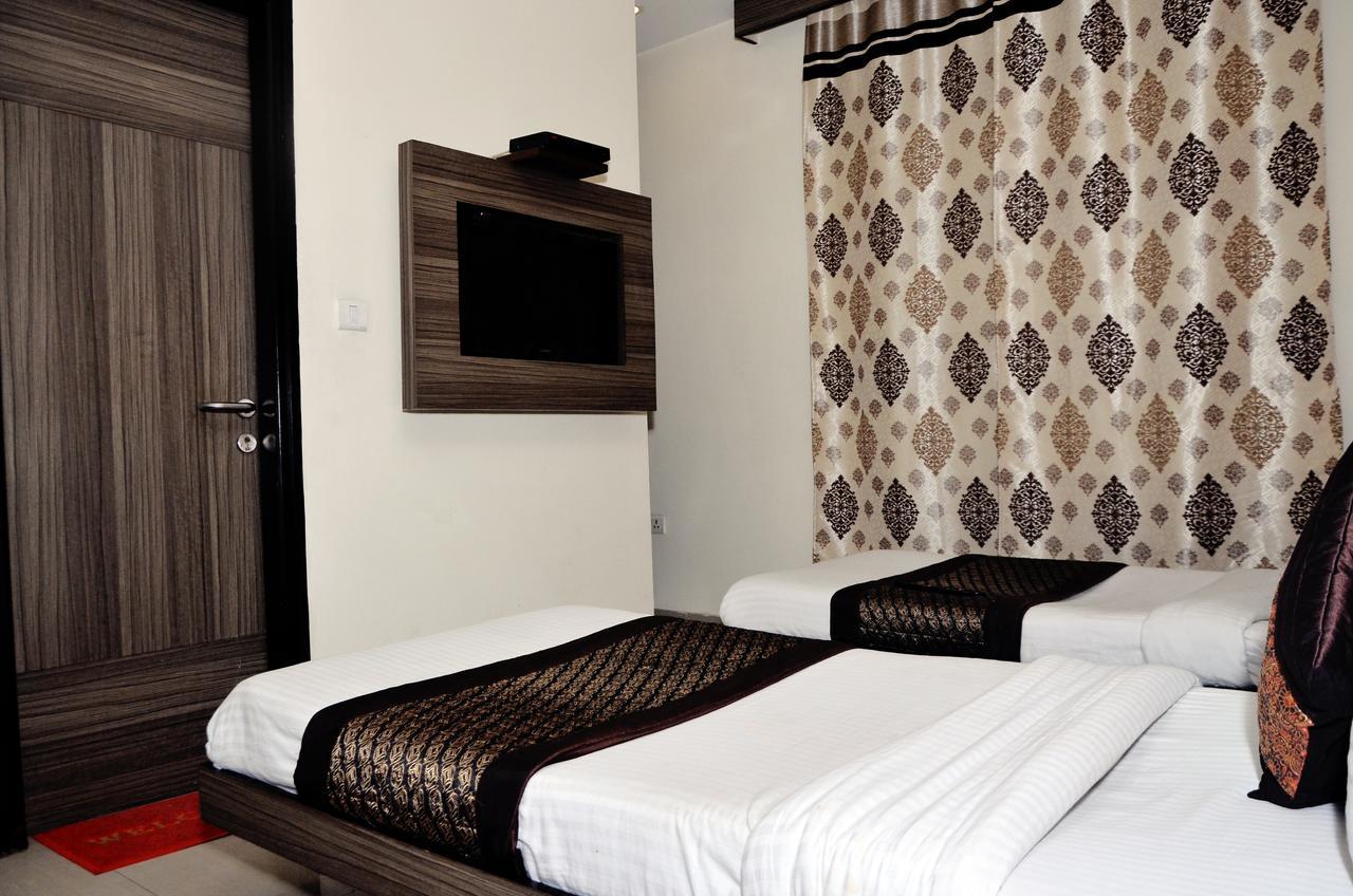 Oyo 18753 Hotel Glance Inn 新德里 外观 照片