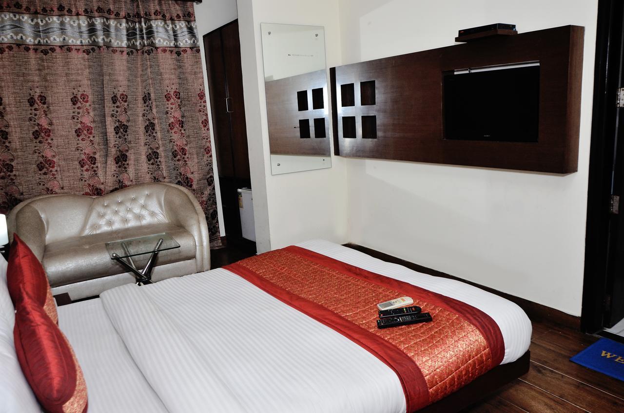 Oyo 18753 Hotel Glance Inn 新德里 外观 照片
