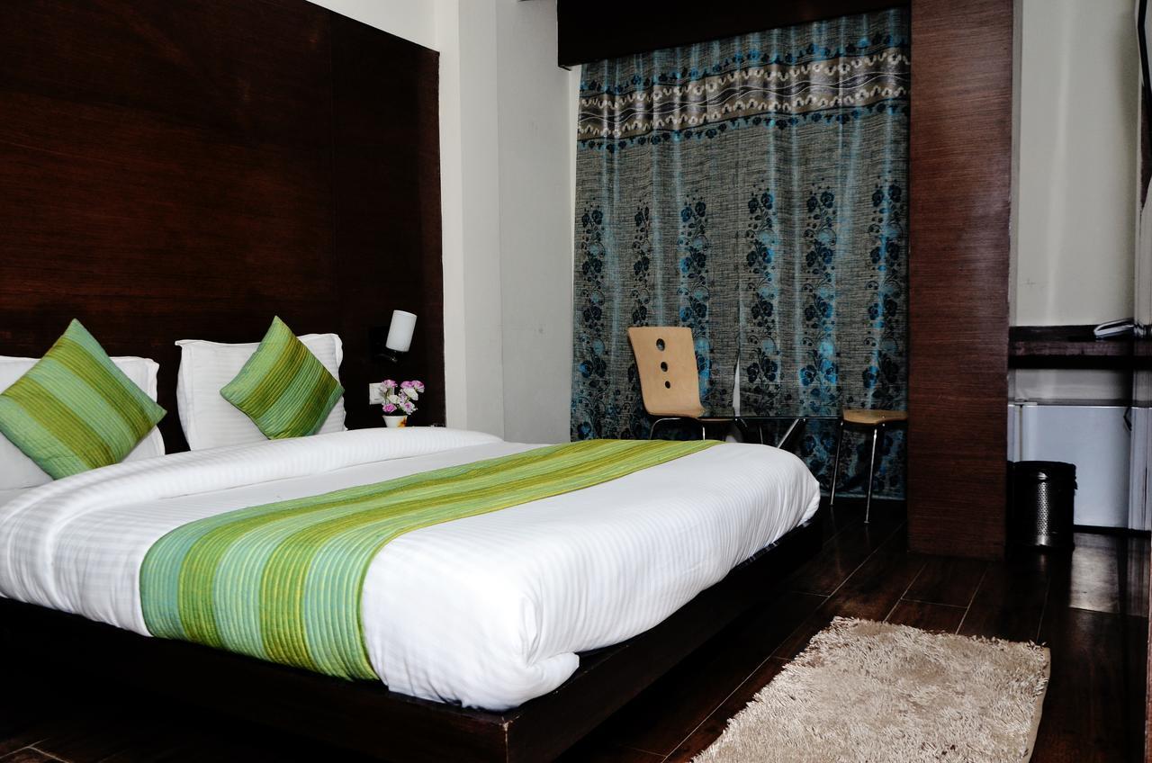 Oyo 18753 Hotel Glance Inn 新德里 外观 照片