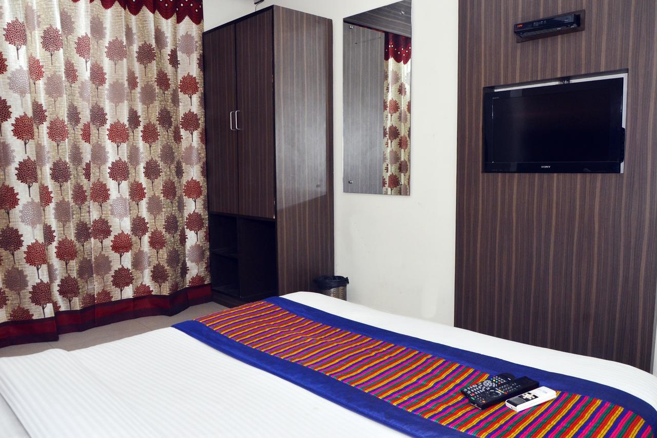 Oyo 18753 Hotel Glance Inn 新德里 外观 照片